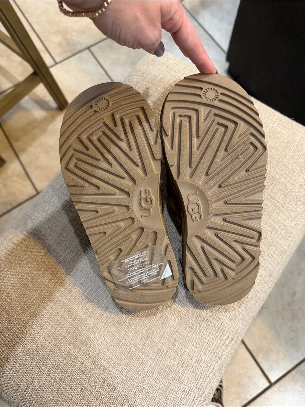 UGG Kids Chestnut Brown Shearling-Lined Slip-On Clogs